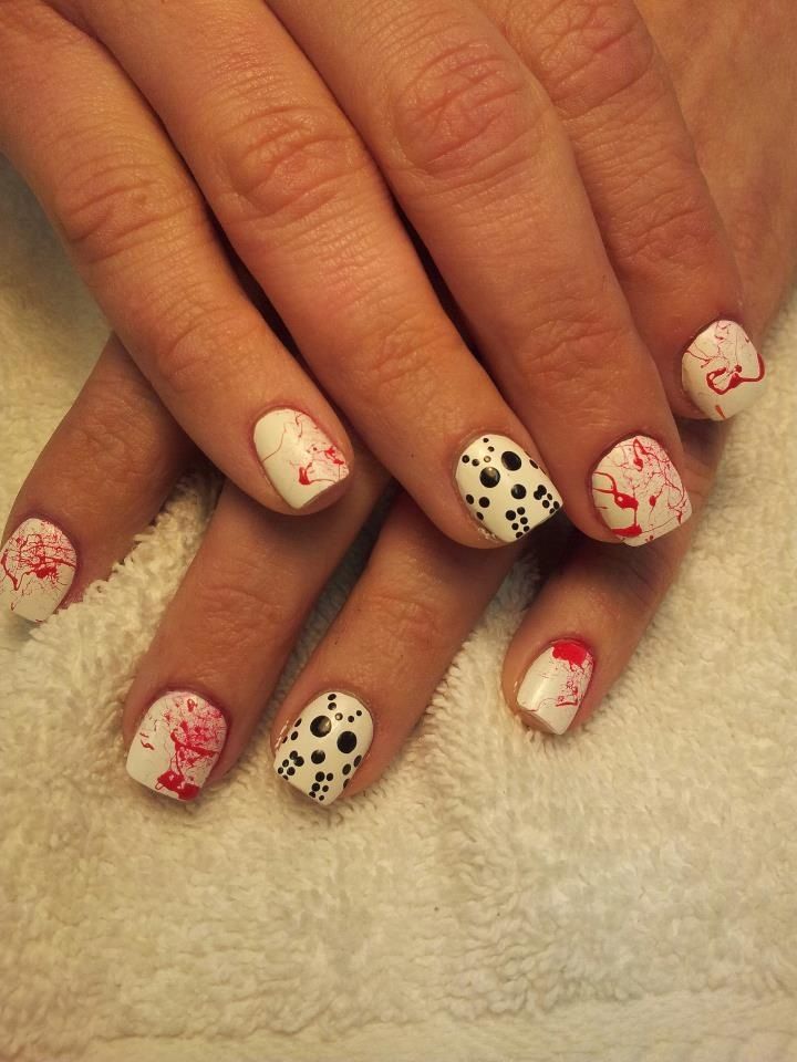Halloween nail art on wearable nail shape