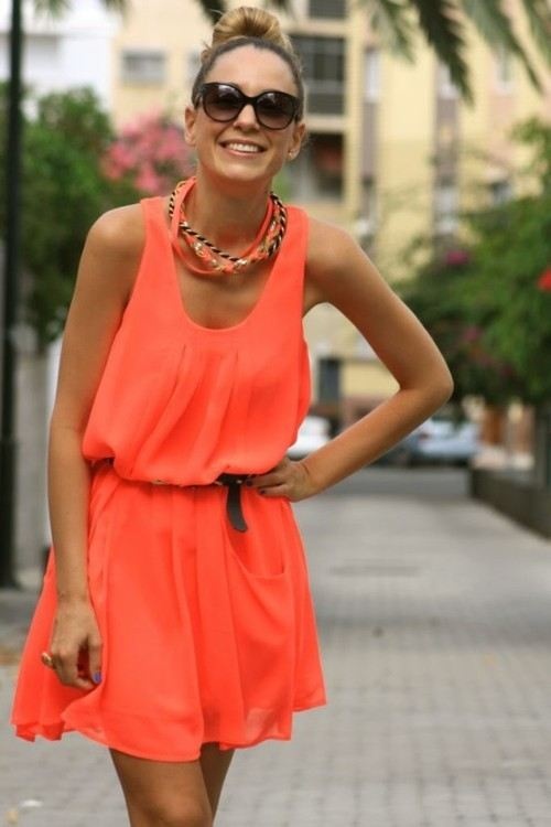 Chic summer street fashion