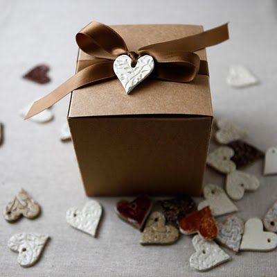 Holiday gift wrap gallery idea