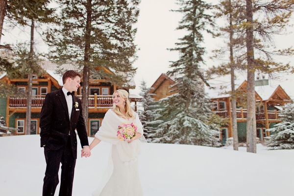 Winter wedding photography idea