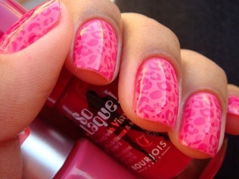 Soft glitter summer nail art