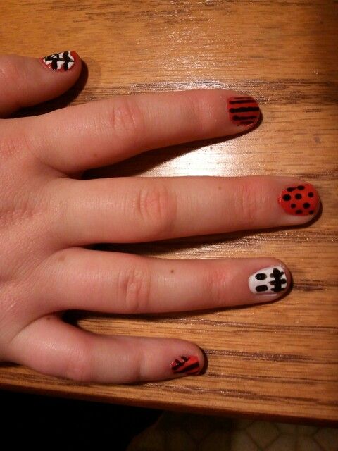 Candy color Halloween manicure