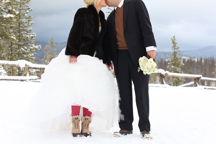 Winter wedding photography idea