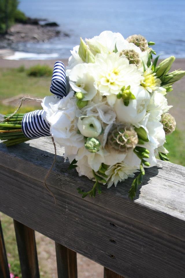 Classic white and green bridal bouquet