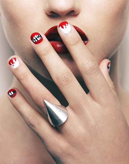 Spooky cute Halloween nail design