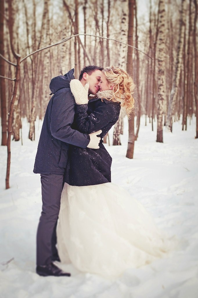 Winter wedding photography idea