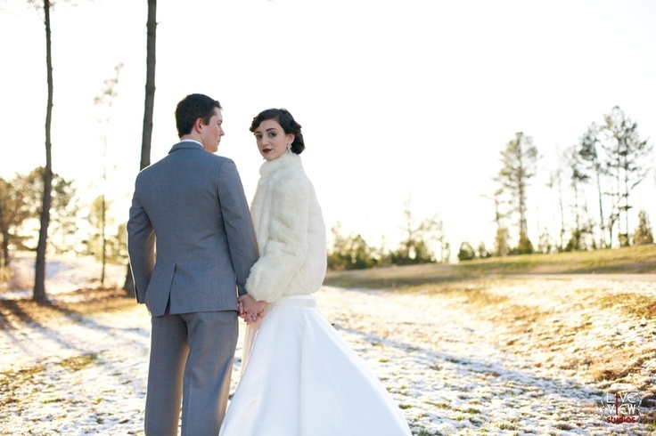 Winter wedding photography idea