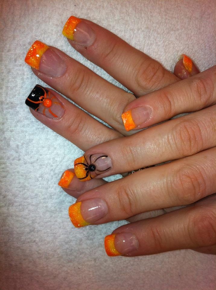 Cute ghost Halloween nail design
