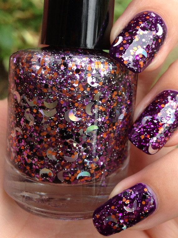 Halloween manicure design example