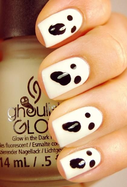 Classic Halloween icon nail art