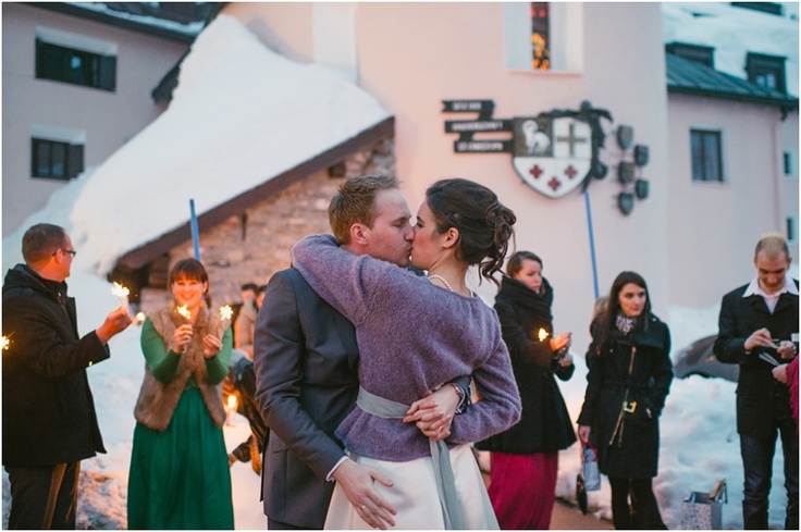Winter wedding photography idea