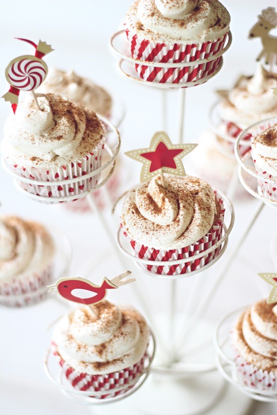 Christmas cupcakes with fondant toppers