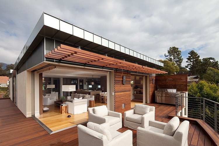 Dining and living connection