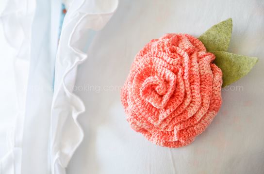 Crochet brooch