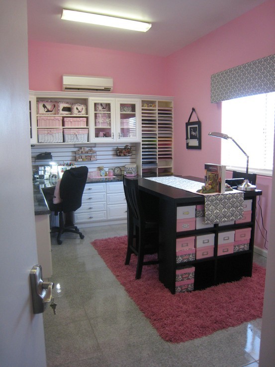 Compact home office idea
