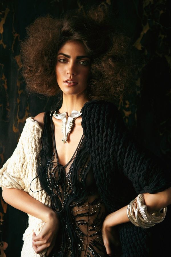 ELLE Bulgaria September 2012 fashion frame