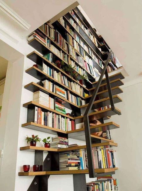 Scissor staircase layout