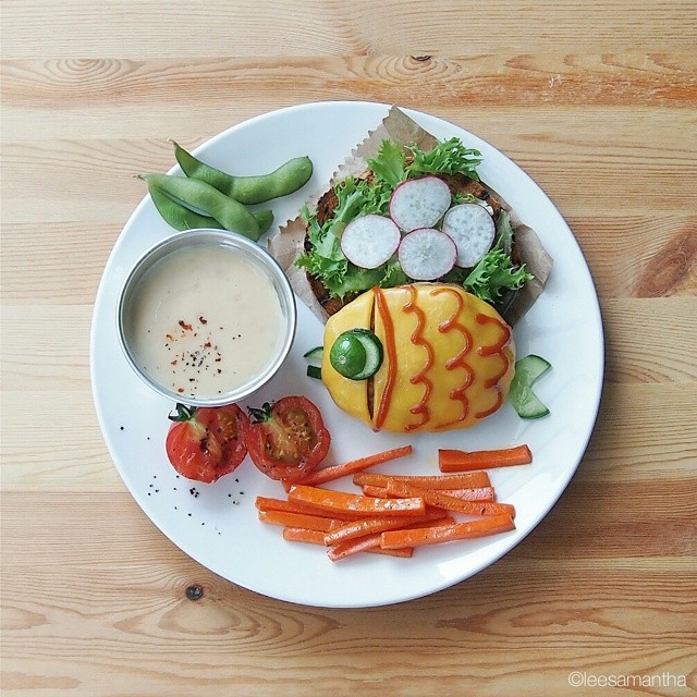 Samantha Lee creative plating