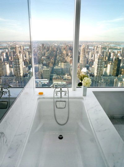 Bathroom design with freestanding tub