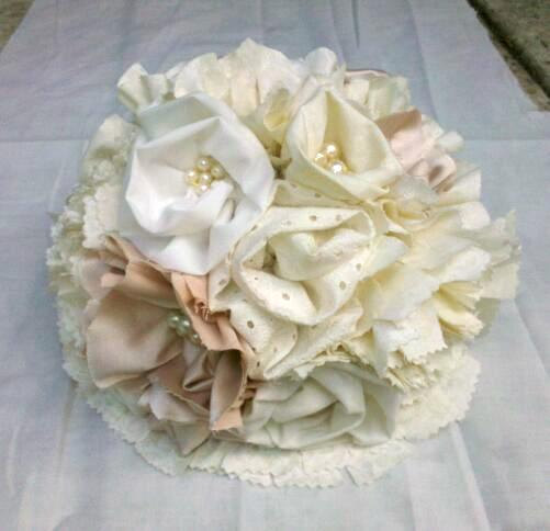 Romantic rose-forward wedding bouquet