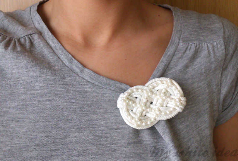 Layered fabric brooch