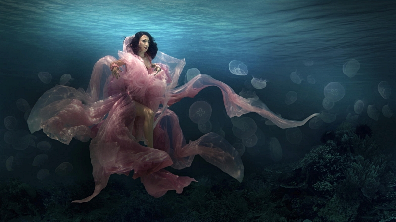 Underwater dress photography Martha Suherman