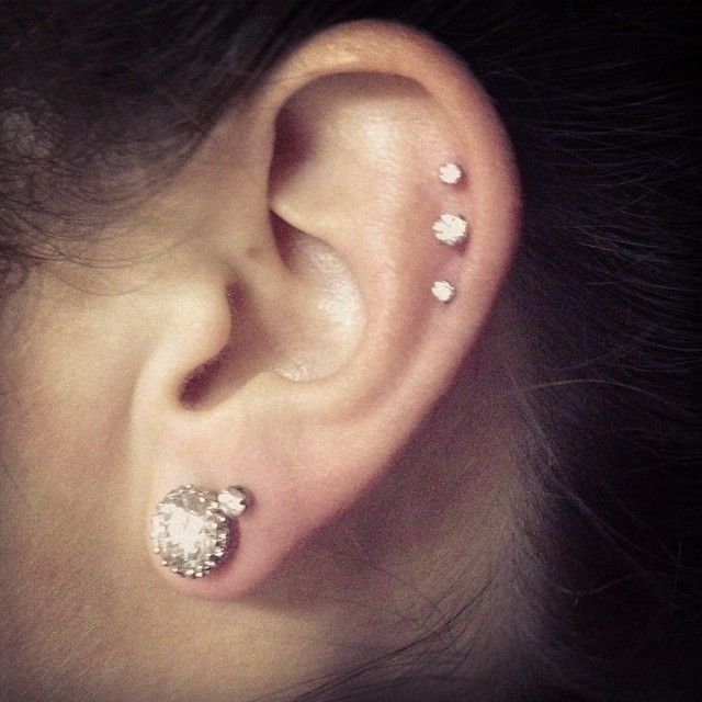halo lobe stud with triple helix studs