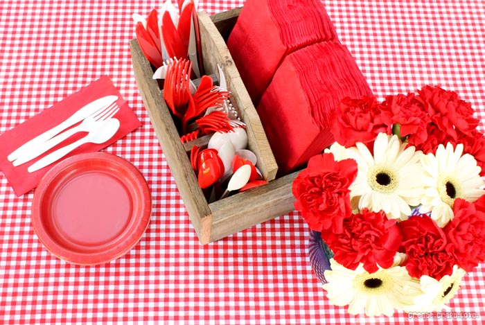 DIY pallet buffet caddy