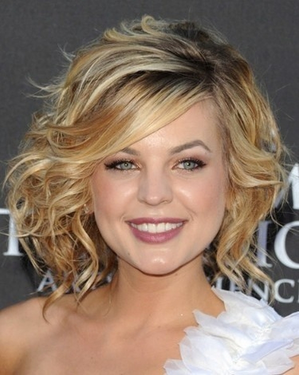 Curly hair with soft accessory