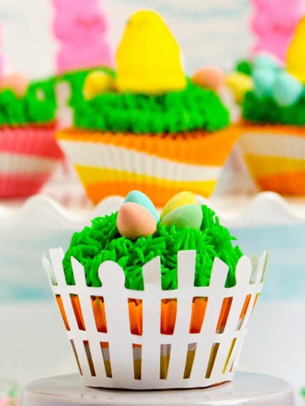 Easter cupcake for holiday table