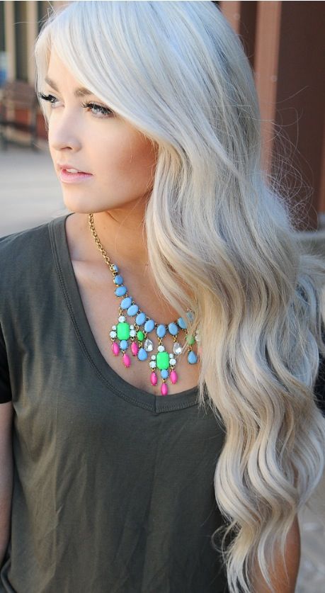 Hair accessory street style