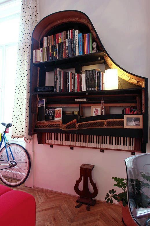 Floor-to-ceiling bookcase idea