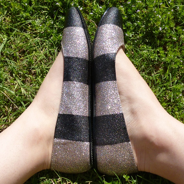 Striped glitter shoe spray makeover