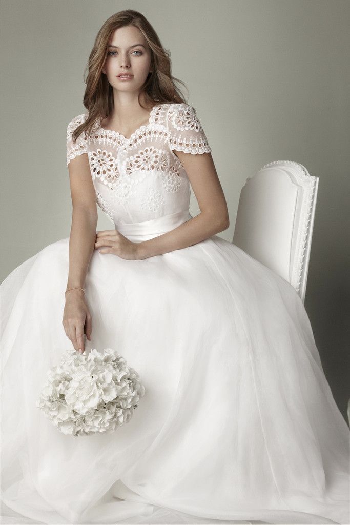 Elegant vintage bridal gown