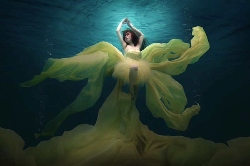 Underwater portrait by Martha Suherman