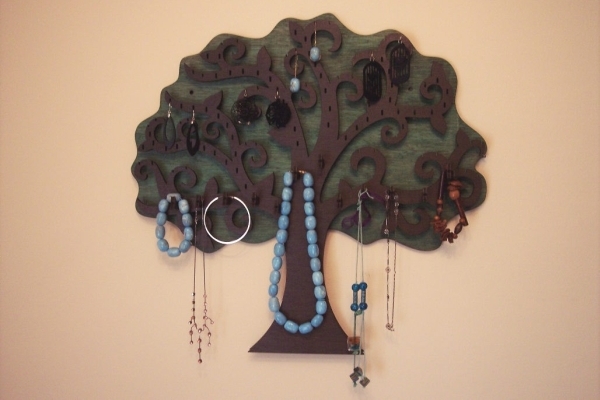 Minimal crafty jewelry holder