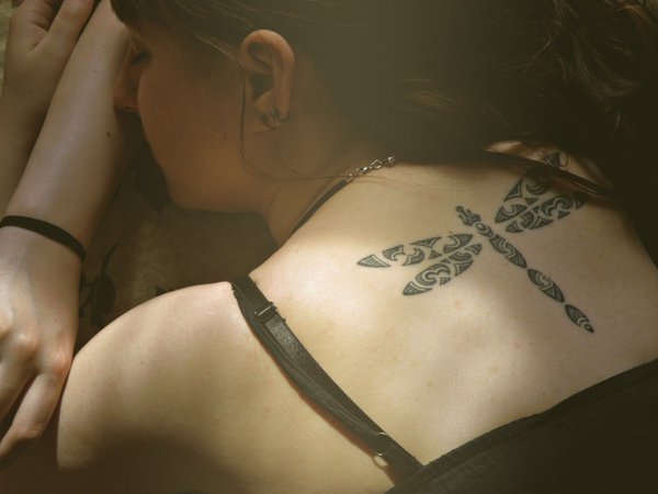 dragonfly-tattoo-women04