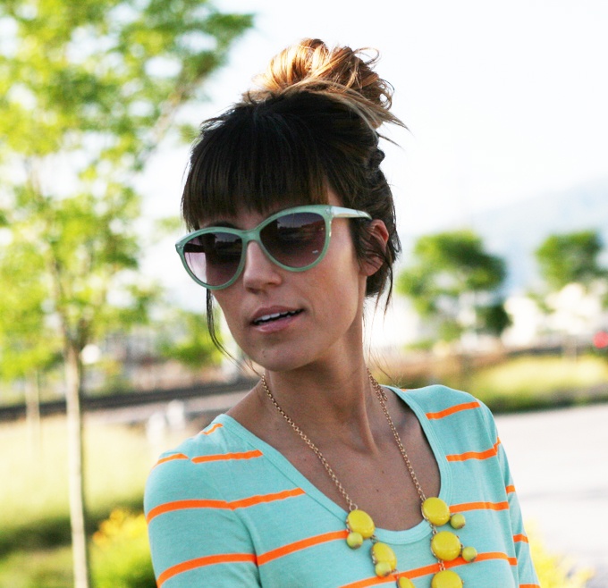 Bold contrast street style look