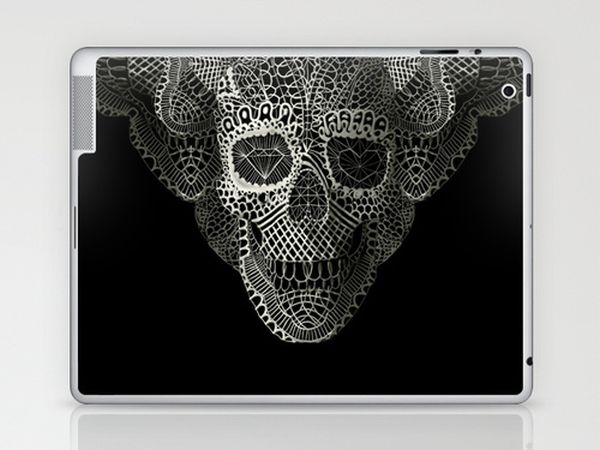 Patterned laptop skin on a notebook computer