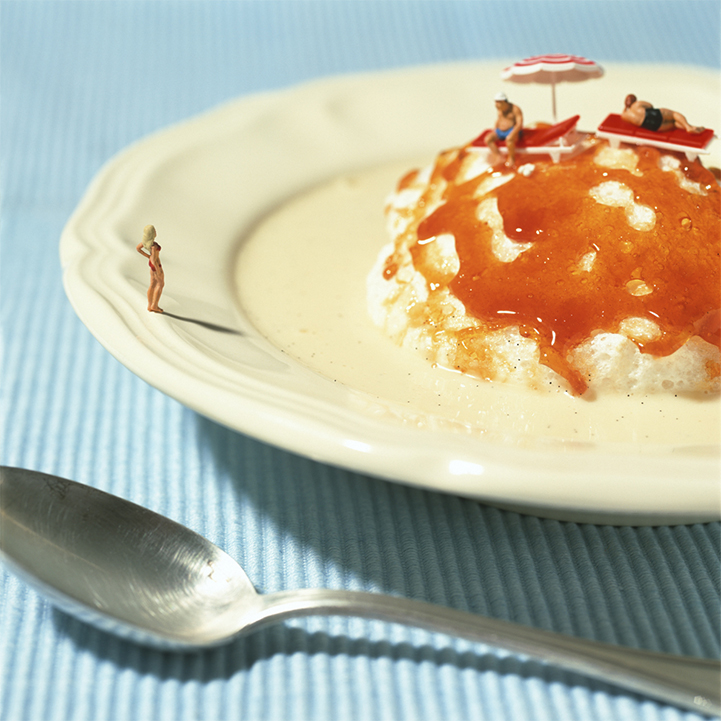 Miniature adventure on dessert