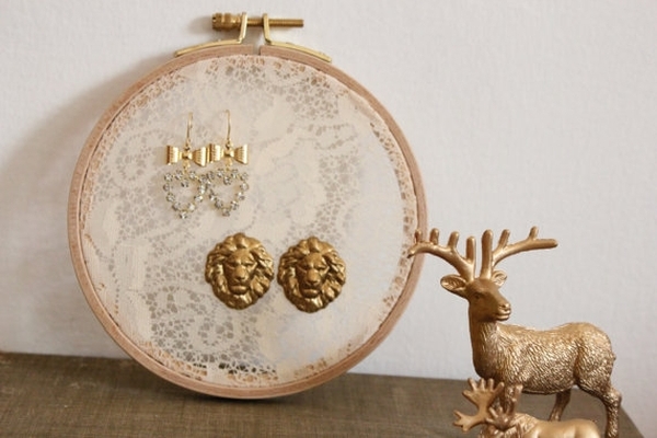 Wide jewelry organization display