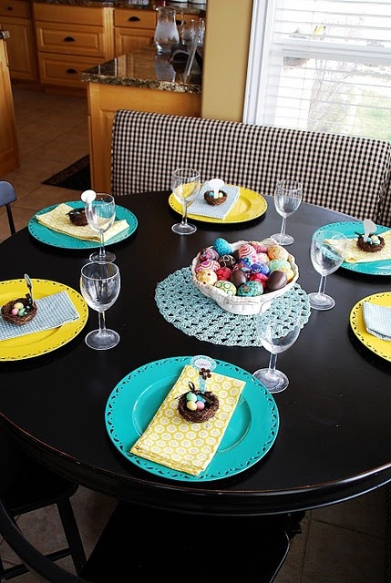 Complete Easter table mood