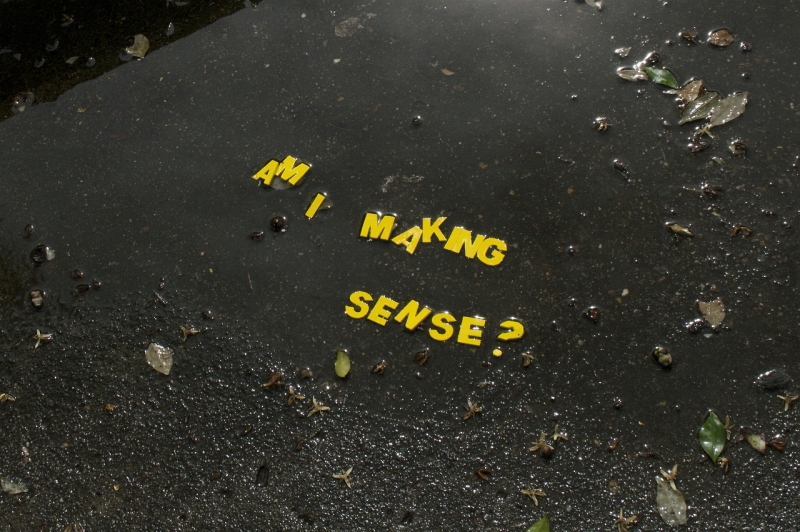 Miguel Marquez text intervention on street refuse