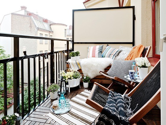 Balcony design with furniture and greenery
