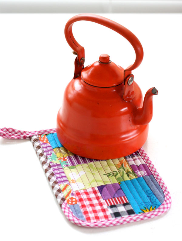 Scrappy patchwork trivet