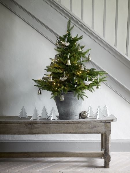 Small-space Christmas tree idea