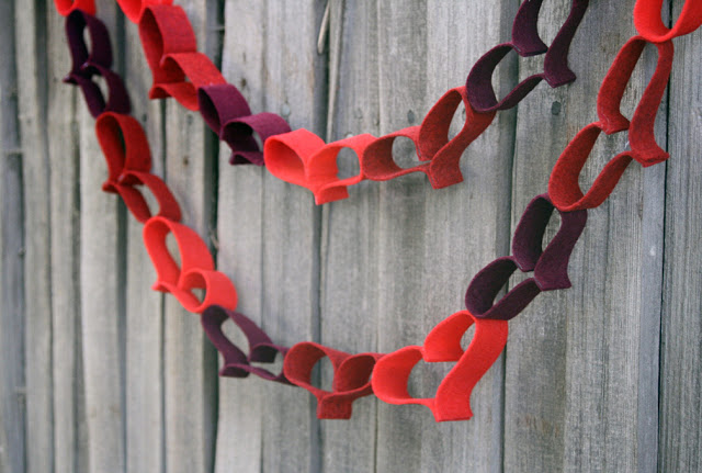 No-sew felt heart garland