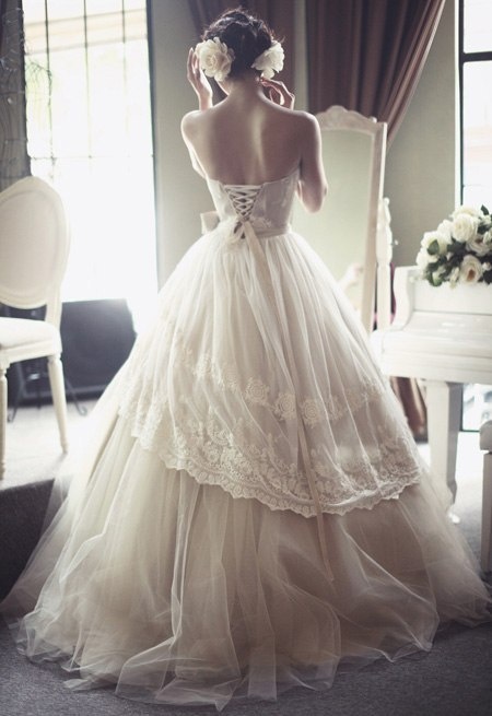 Elegant dream-like wedding gown