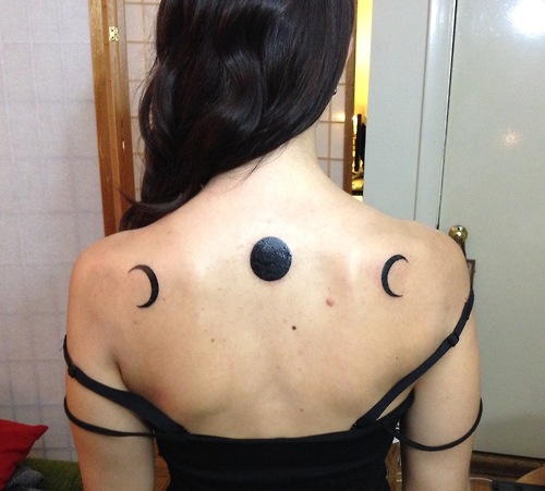 moon-tattoo-women14