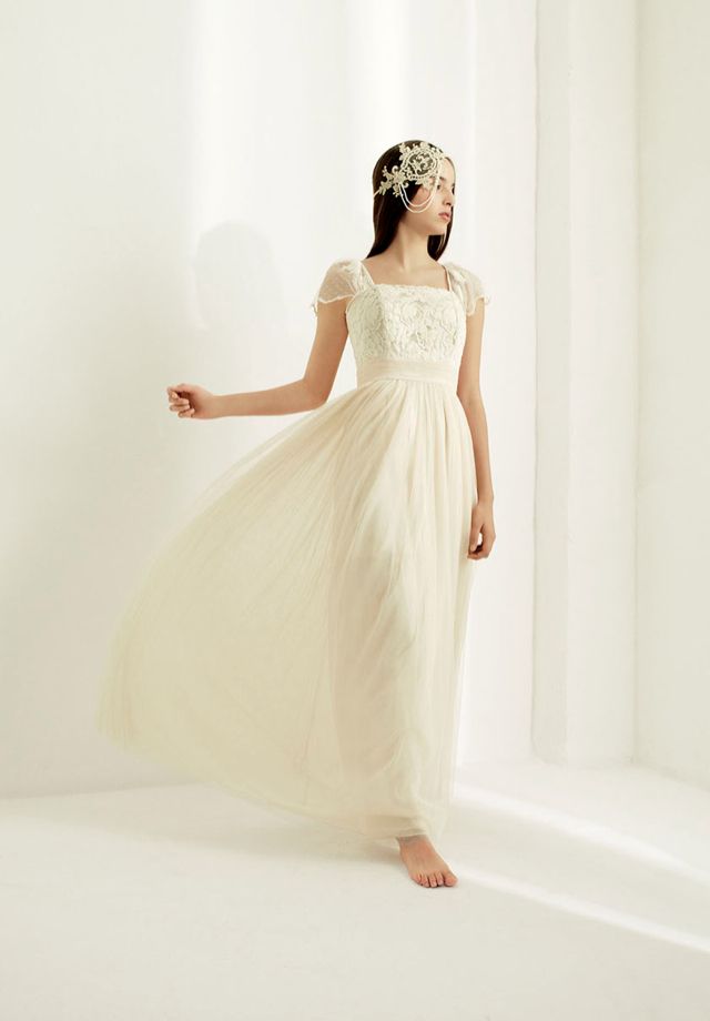 Romantic vintage bridal style
